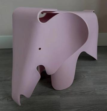 Vitra Eames Elephant roze beschikbaar voor biedingen