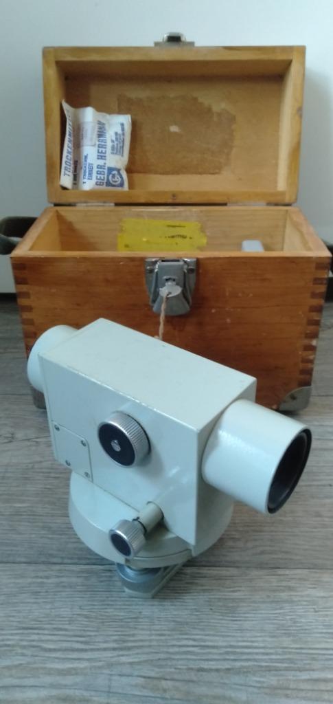 Oud waterpasinstrument van Fennel Kassel, Antiek en Kunst, Antiek | Gereedschap en Instrumenten, Ophalen of Verzenden