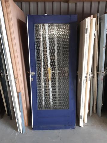 Hardhouten voordeur 865*2105 beschikbaar voor biedingen