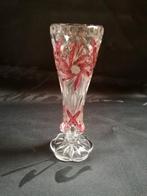 Geslepen loodkristal vaas met rode details, Ophalen of Verzenden