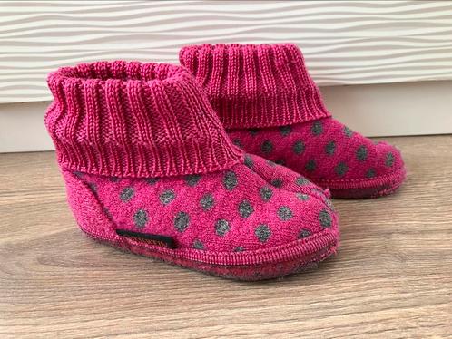 Giesswein slofjes maat 24, Kinderen en Baby's, Babykleding | Schoentjes en Sokjes, Zo goed als nieuw, Jongetje of Meisje, Slofjes