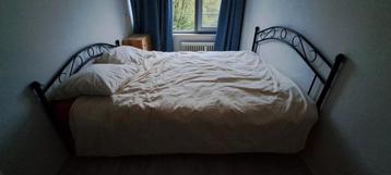 Bed 140x200 