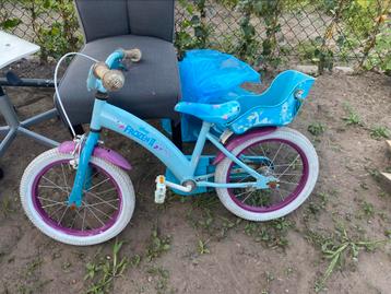 Tekoop kinderfiets beschikbaar voor biedingen