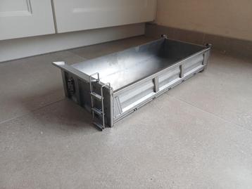 Kipbak 8x8 1/14 beschikbaar voor biedingen