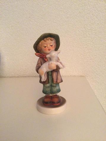 Goebel Hummel jongetje met lam beschikbaar voor biedingen