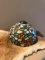 Tiffany lampenkapje, Huis en Inrichting, Lampen | Tafellampen, Ophalen of Verzenden, Zo goed als nieuw, Glas, Minder dan 50 cm
