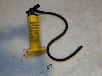 Kitepomp Cabrinha met manometer beschikbaar voor biedingen