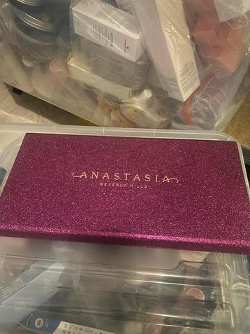 Anastasia Beverly hills lipgloss kit beschikbaar voor biedingen