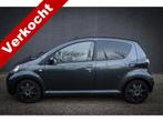 Toyota Aygo 1.0-12V Comfort Navigator Net binnen - Nu al te, Voorwielaandrijving, Euro 5, Gebruikt, Zwart