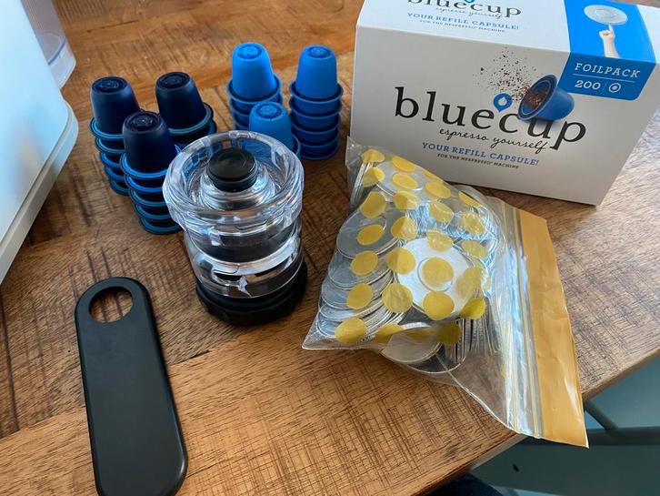 Blue cup Nespresso koffie cups - complete set, Witgoed en Apparatuur, Koffiemachine-accessoires, Zo goed als nieuw, Ophalen
