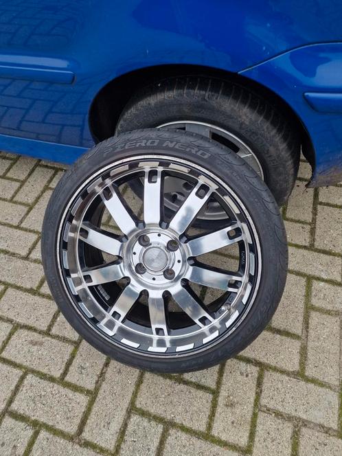 Licht metalen velg met pirelli banden, Auto-onderdelen, Banden en Velgen, Band(en), Zomerbanden, Ophalen of Verzenden