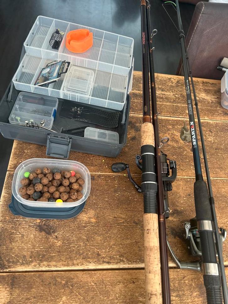 Complete Feeder Set: 2 Hengels + Accessoires, Watersport en Boten, Hengelsport | Witvissen, Gebruikt, Complete set, Ophalen of Verzenden