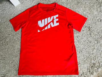 Nike Kinder Shirt - Sportshirt - Maat XL / 158-170 beschikbaar voor biedingen