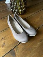 Pumps taupe kleur, 1 keer gedragen, merk Graceland, Ophalen of Verzenden, Zo goed als nieuw, Overige kleuren