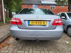 Mercedes-Benz E-Klasse 1.8 E200 CGI Sedan AUT 2010 Grijs, Auto's, Achterwielaandrijving, 4 cilinders, 1796 cc, Origineel Nederlands