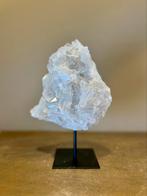 Bergkristal cluster op stalen standaard, Ophalen of Verzenden, Mineraal