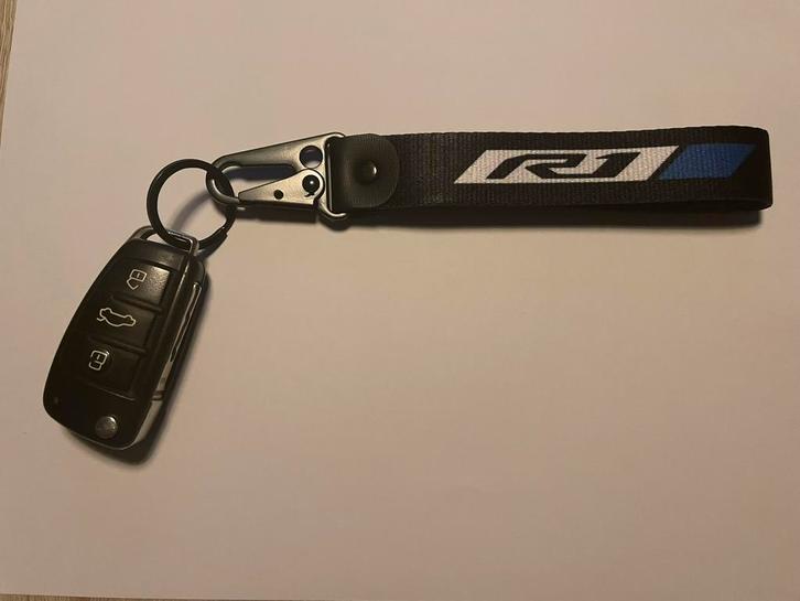 R1 sleutelhanger, Verzamelen, Sleutelhangers, Nieuw, Ophalen