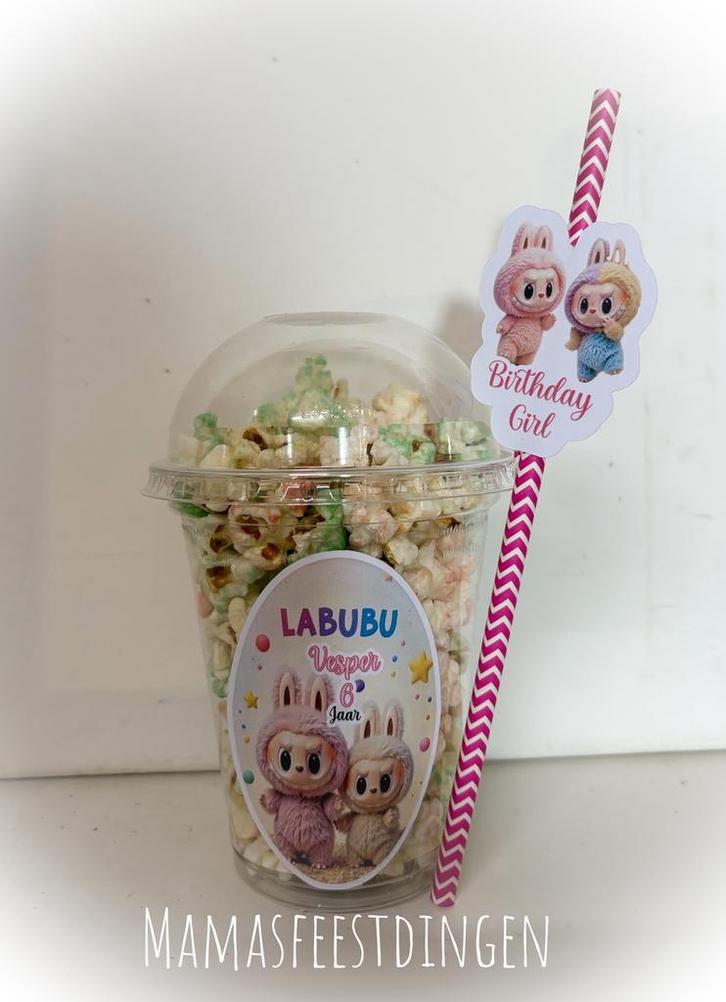 Traktatie gekleurde popcien labubu, Hobby en Vrije tijd, Feestartikelen, Zo goed als nieuw, Verjaardag, Ophalen of Verzenden