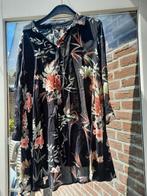 Zwarte jurk met bloemenprint - Maat S € 7,50, Zwart, Ophalen of Verzenden, Maat 36 (S), Tremark