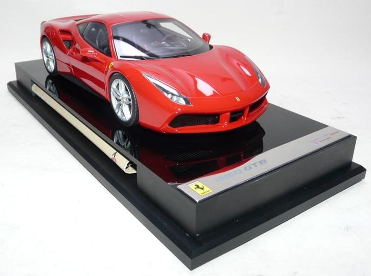 Ferrari 488 GTB Rood 1:18 van Amalgam, Hobby en Vrije tijd, Modelauto's | 1:18, Nieuw, Auto, Overige merken, Ophalen of Verzenden