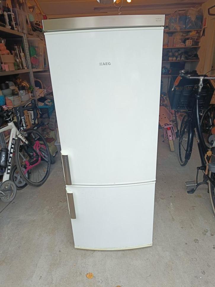 Nette AEG Koelkast vriezer combi, Witgoed en Apparatuur, Koelkasten en IJskasten, Gebruikt, Met aparte vriezer, 200 liter of meer