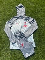 Nike Liverpool trainingspak  maat S, Kleding | Heren, Nike, Ophalen of Verzenden, Zo goed als nieuw, Voetbal