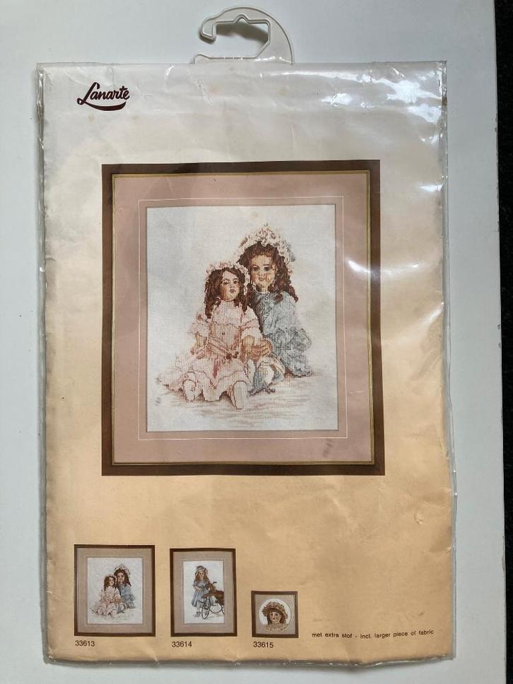 WD-023 Vintage Lanarte borduurpakket victoriaanse poppen, Hobby en Vrije tijd, Borduren en Borduurmachines, Zo goed als nieuw