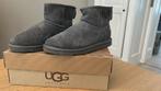 Ugg classic ultra mini/laag maat 37. Kleur: grijs. Zgan., Kleding | Dames, Schoenen, UGG, Ophalen of Verzenden, Zo goed als nieuw