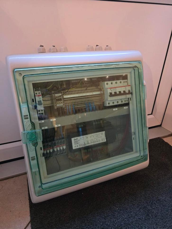 Meterkast met Danfoss EKC 414A1 en ABB schakelaars, Doe-het-zelf en Verbouw, Elektra en Kabels, Gebruikt, Ophalen of Verzenden
