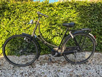 vintage oma fiets, oud, damesfiets, voor de liefhebber beschikbaar voor biedingen