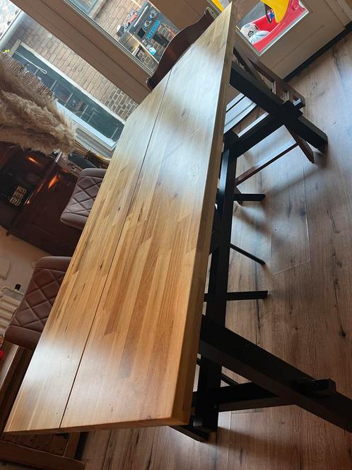 Ikea Skogsta Eettafel - Acacia/Zwart - 6 persoons, Huis en Inrichting, Tafels | Eettafels, Zo goed als nieuw, 50 tot 100 cm, 150 tot 200 cm