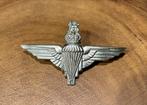 2. Originele WW2 Britse Airborne parachute regt. cap badge, Verzamelen, Ophalen of Verzenden, Landmacht, Engeland, Embleem of Badge
