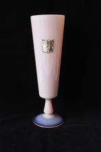 Vintage opaline glas Valois-Buckingham vaas c 1960, Antiek en Kunst, Antiek | Glas en Kristal, Ophalen of Verzenden
