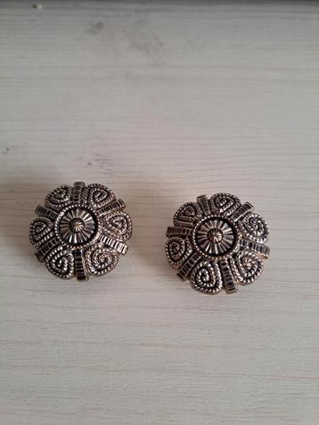 Vintage Zilverkleurige Oorclips beschikbaar voor biedingen