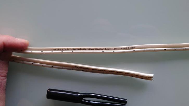 Norstone cable 2x 3.90meter, Audio, Tv en Foto, Luidsprekers, Nieuw, Front, Rear of Stereo speakers, 120 watt of meer, Overige merken
