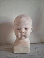 Oude sculptuur van een babyhoofdje, Ophalen of Verzenden