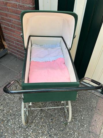 Vintage Wandelwagen/ Kinderwagen. beschikbaar voor biedingen