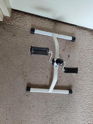 Compacte Fietstrainer voor Thuis beschikbaar voor biedingen