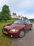 Volvo S60 2.4 5- cilinder 170PK AUT, Auto's, Voorwielaandrijving, 74 €/maand, Beige, S60