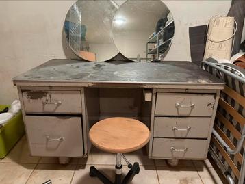 Prachtig stalen vintage Gispen buro beschikbaar voor biedingen