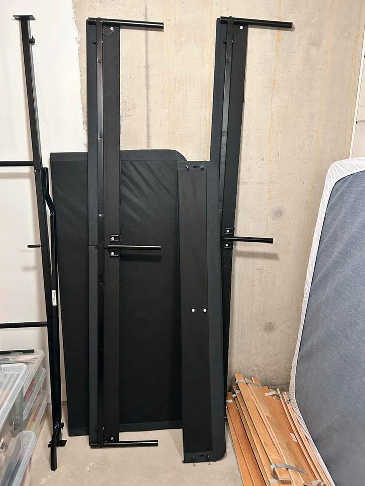 Zwart bedframe - Tweepersoons, Huis en Inrichting, Slaapkamer | Bedden, Gebruikt, Tweepersoons, 140 cm, 200 cm, Metaal, Zwart