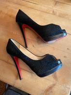 Christiaan Louboutin pumps /peeptoes with bont, Ophalen of Verzenden, Zo goed als nieuw, Zwart, Pumps