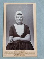 49) CDV/ FOTO KLEDERDRACHT E. HELDER MIDDELBURG 1851-1928, Gebruikt, Foto, Klederdracht, Ophalen of Verzenden