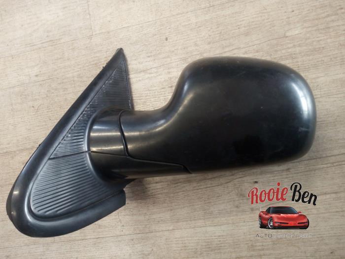 Buitenspiegel links van een Chrysler Voyager, Auto-onderdelen, Spiegels, Gebruikt, -, Ophalen of Verzenden, -