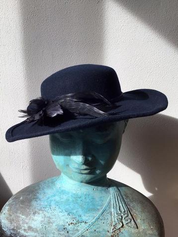Vintage wollen hoed, donkerblauw. beschikbaar voor biedingen