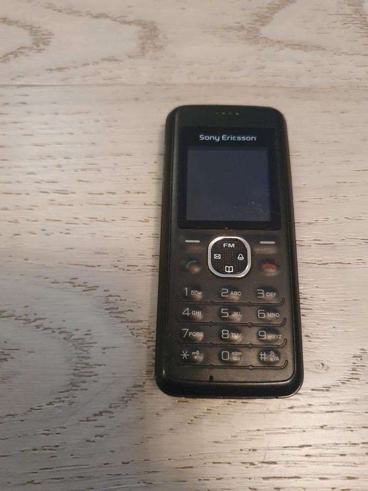 Zeldzame Sony Ericsson J132 in goede staat, Telecommunicatie, Mobiele telefoons | Hoesjes en Frontjes | Nokia, Zo goed als nieuw