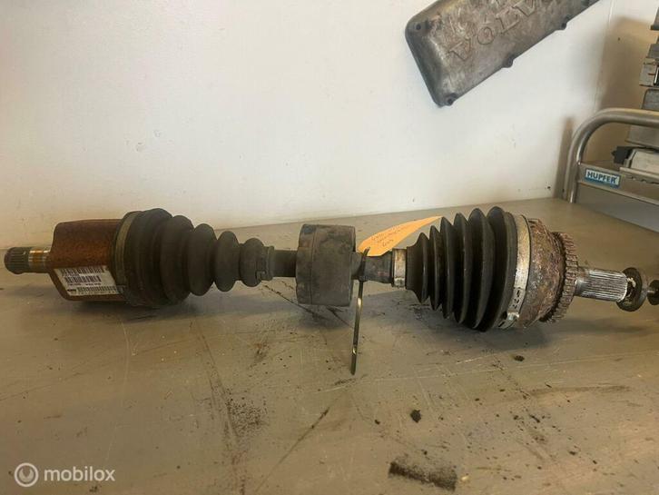 Aandrijfas origineel linksvoor Volvo XC70 II  30783086, Auto-onderdelen, Remmen en Aandrijving, Gebruikt, Ophalen of Verzenden