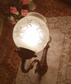 Brocante wandlamp antiek messing brons - glazen kap bol, Ophalen of Verzenden, Glas, Antiek / klassiek