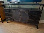 Stalen zwarte kast, Huis en Inrichting, Ophalen of Verzenden, Zo goed als nieuw, 25 tot 50 cm