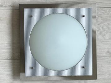 Plafondlamp zilver modern in goede staat beschikbaar voor biedingen